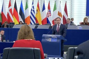 W. Tomaszewski przemawia z trybuny Parlamentu Europejskiego podczas debaty o przyszłości Europy w kwietniu bieżącego roku