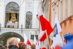 0212-OstraBrama-Flaga-Wilno-fot-Marlena-Paszkowska-L24