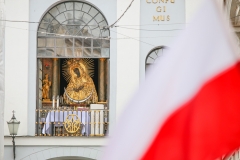 0228-OstraBrama-Flaga-Wilno-fot-Marlena-Paszkowska-L24