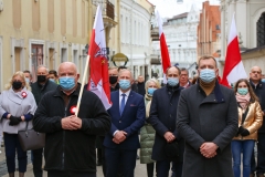 0252-OstraBrama-Flaga-Wilno-fot-Marlena-Paszkowska-L24.lt