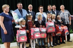 0030-wyprawki-dzieci-plecaki-fot-Marian-Paluszkiewicz