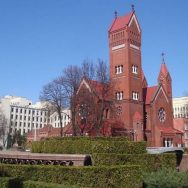 Mińsk. Kościół pw. św. Szymona i Heleny ufundowany w roku 1910 przez polskiego ziemianina Edwarda Woyniłłowicza
